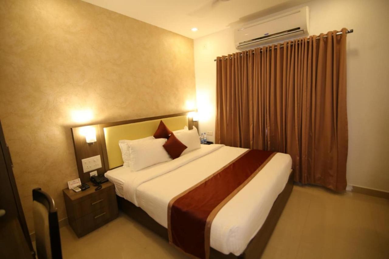 Hotel Monarch Kozhikode Exterior foto